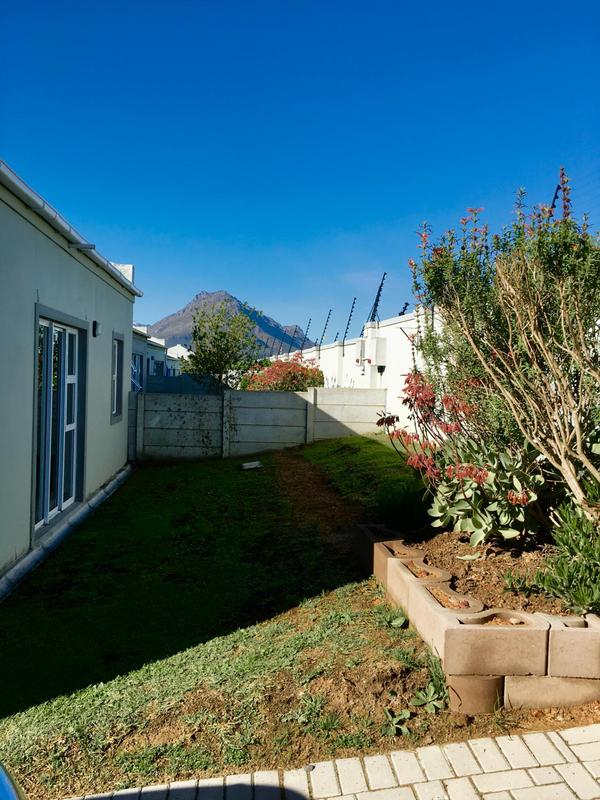 To Let 4 Bedroom Property for Rent in Cloetesville Western Cape